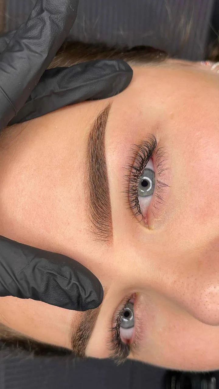 Eyebrow lamination procedure close-up